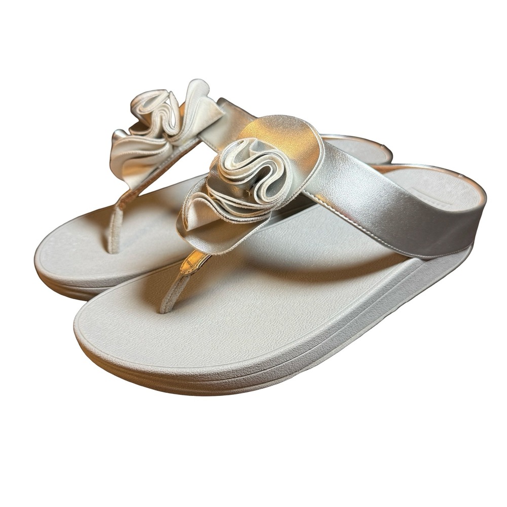 FitFlop Florrie Toe-Thong Sandals Silver Metallic Floral Ruffle 10 AS8-011-080